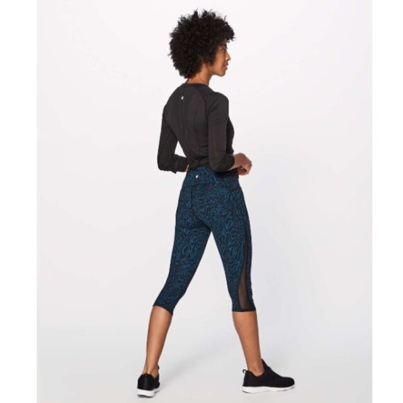 Lululemon Train Times Crop (17") Pulse Capri Black Size 4 - Picture 2 of 10
